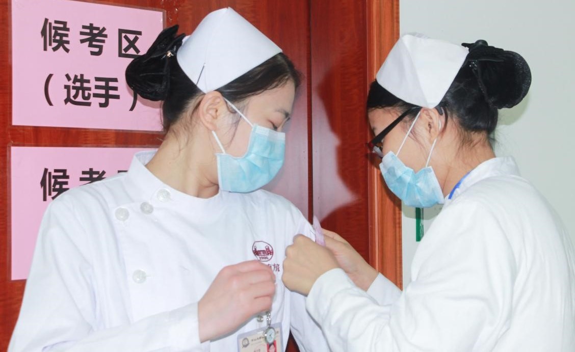 3c56e3a1450c408c87bb5fa31913bfa0.jpg 1左1为林卫莹同学.jpg